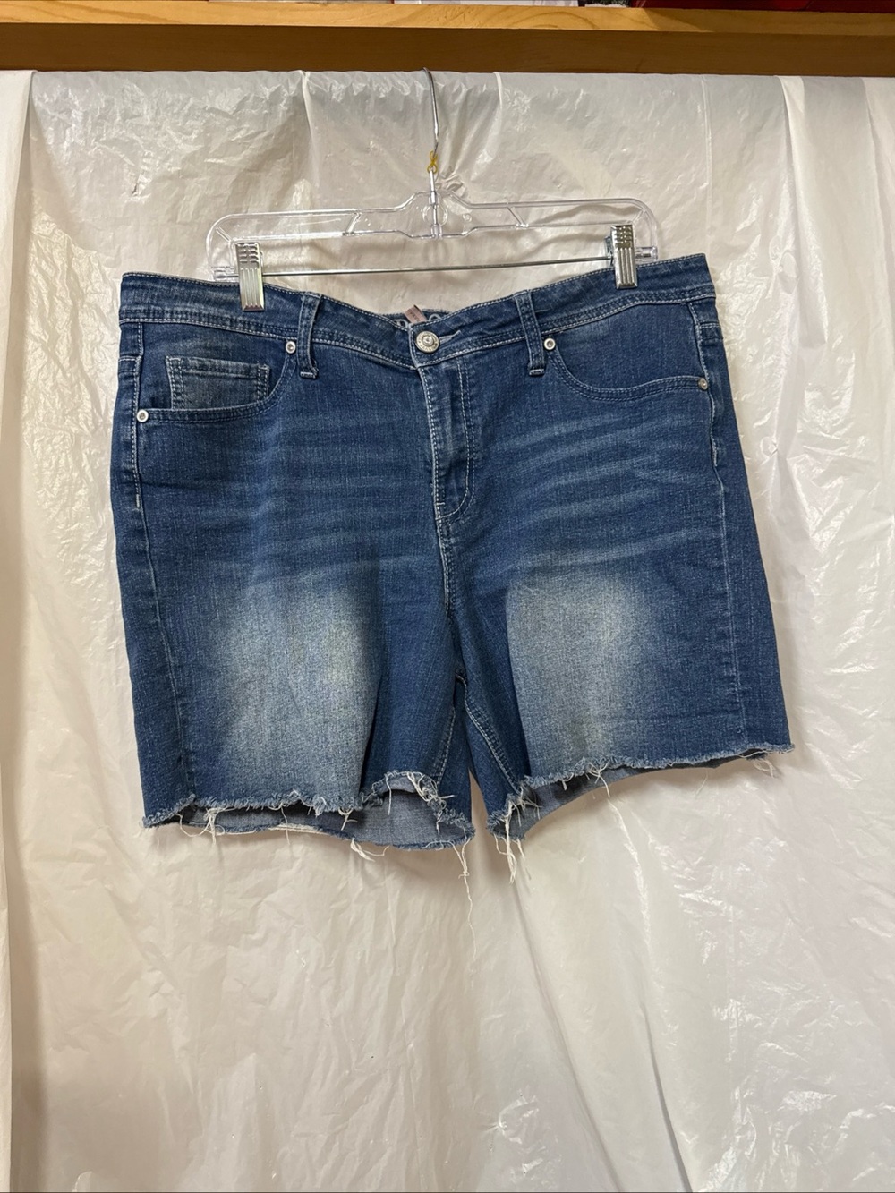 Women's Dark Blue Distressed Denim Cutoff Shorts by Hydraulic. Size 16